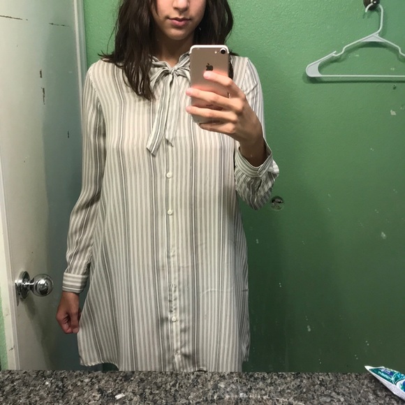 White and black striped dress - Picture 8 of 8